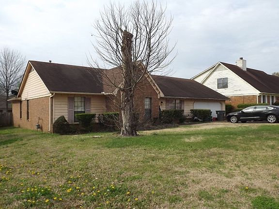 3rd image of 6599 Meadow Bend Dr