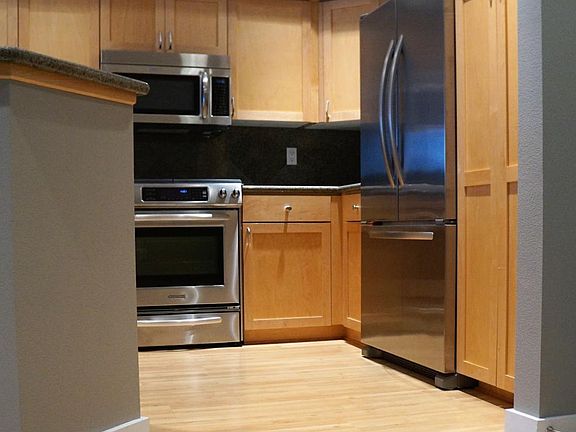 3rd image of 925 110th Ave SE #408