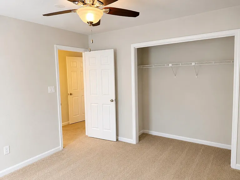 Glenwhite Dr — Photo 24