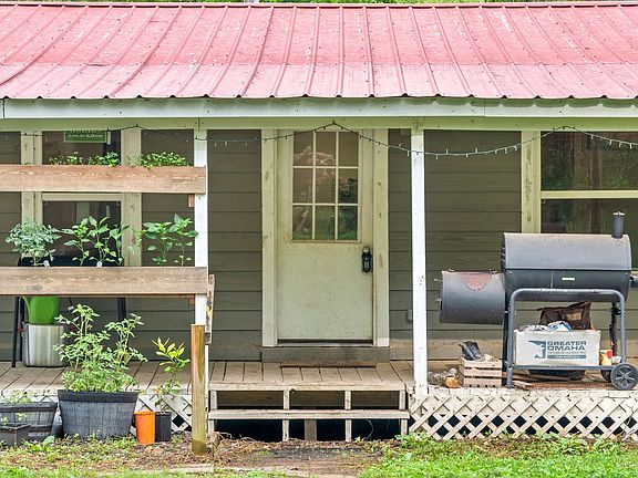 3rd image of 110 Little Fork Rd