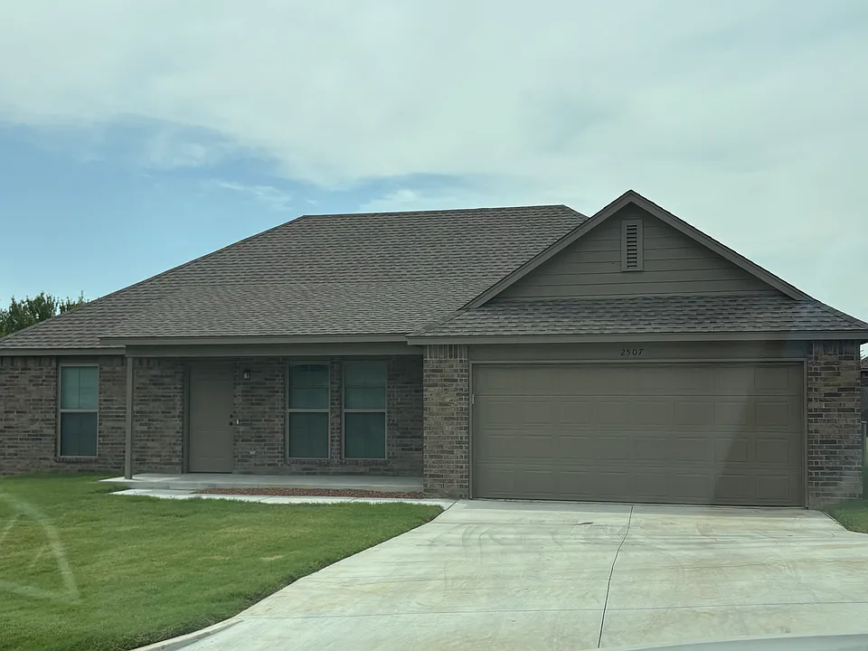 2507 Pheasant Dr