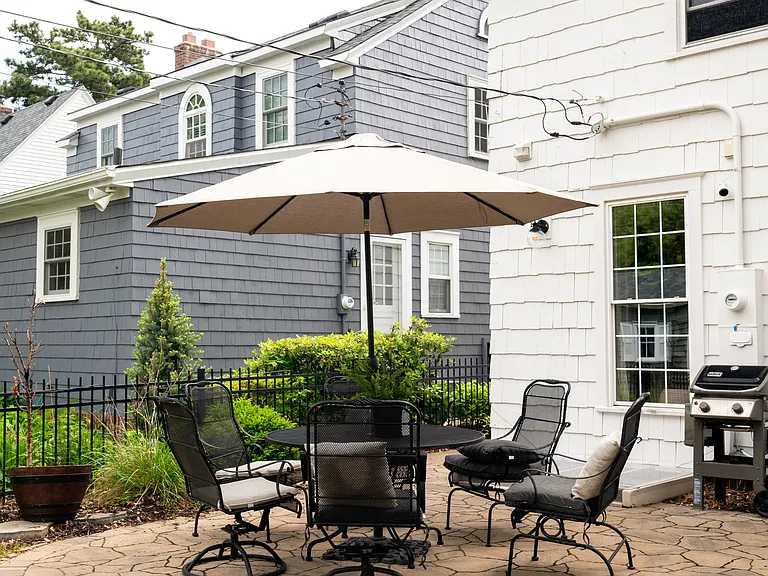 Ample outdoor dining space.