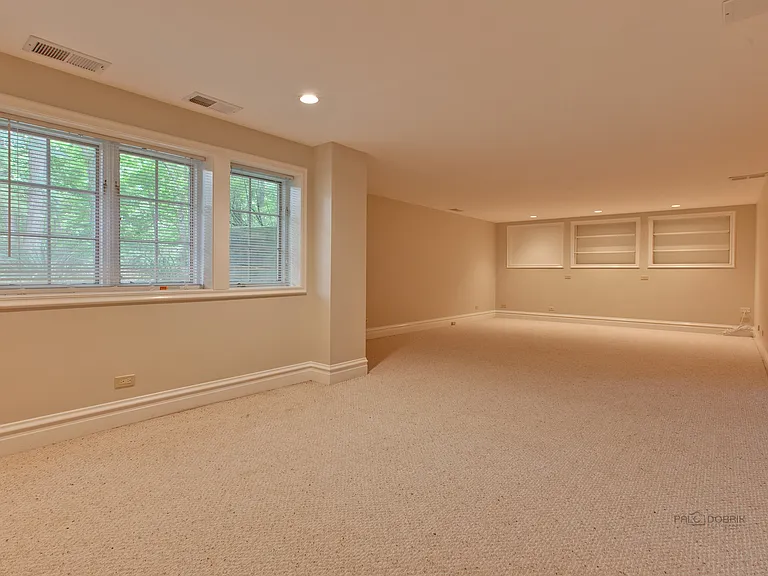 427 N Sheridan Rd — Photo 40