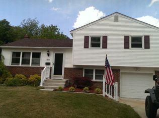 5 Walton Rd, Mount Holly, NJ 08060