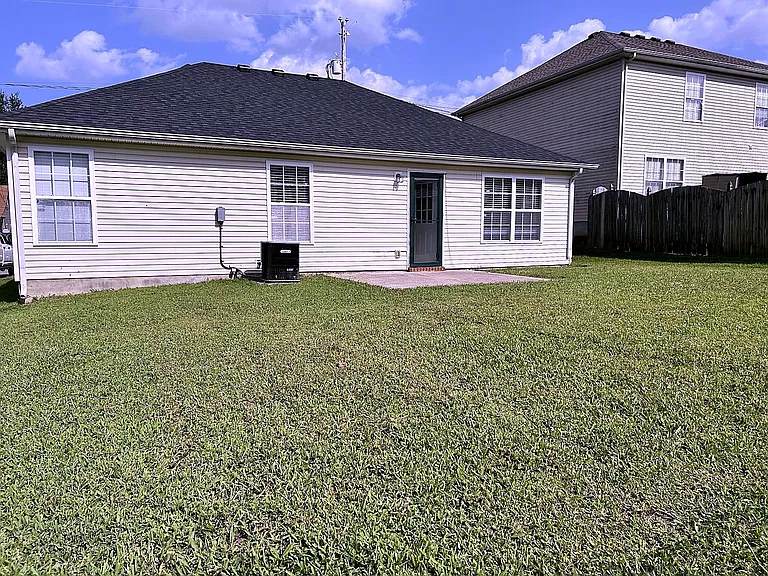 335 Sarna Dr — Photo 18