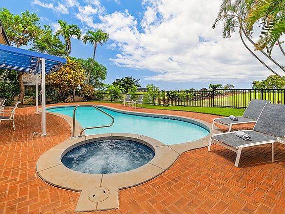 Lanai Pool and Spa