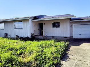 214 Valley Ct, Sutherlin, OR