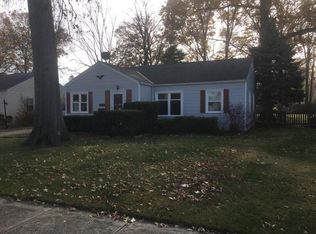 26919 Knickerbocker Rd, Bay Village, OH 44140