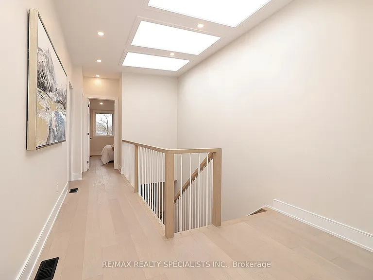 1046 Roosevelt Rd — Photo 41