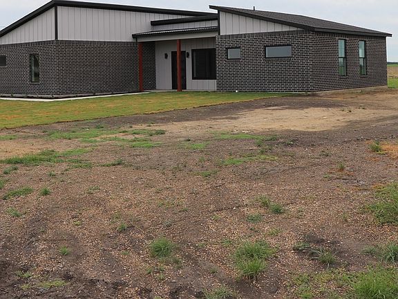 3rd image of 2091 Goodwyn Rd