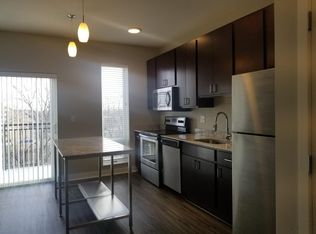 2450 Winnetka Ave N #309, Minneapolis, MN 55427