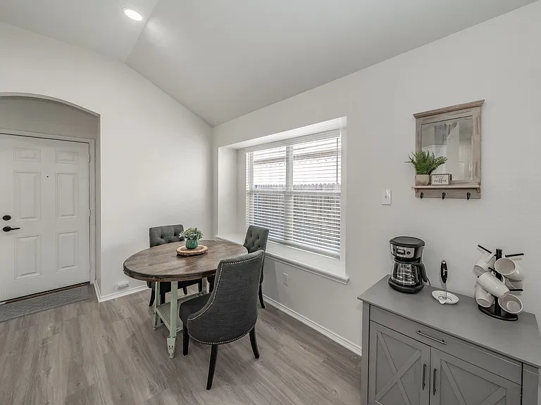 9040 Weller Ln — Photo 8