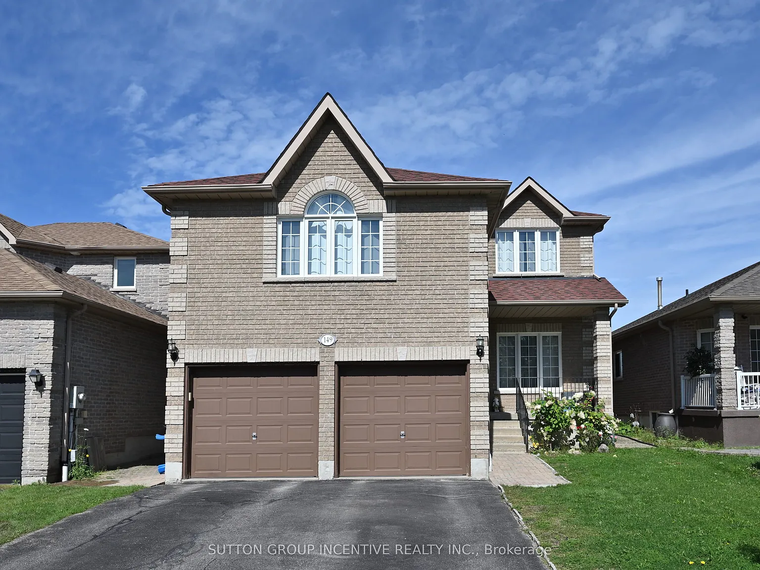 4 bed, $3,200 — Photo 1