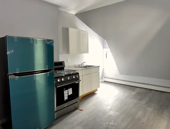 240 Madison Ave — Photo 11