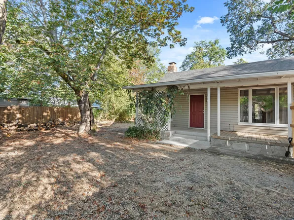 254 SW Rogue River Ave, Grants Pass, OR 97526
