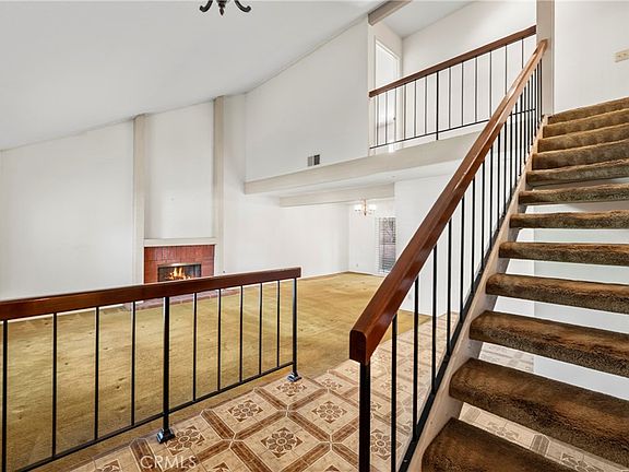 2nd image of 846 Mooncrest Cir