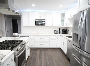 433 S Wenbriar Sq, Addison, IL 60101