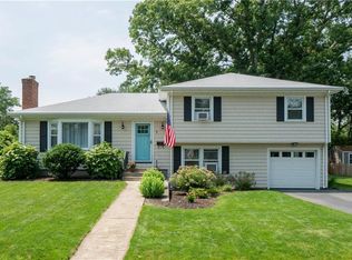 7 Starbrook Dr, Barrington, RI 02806