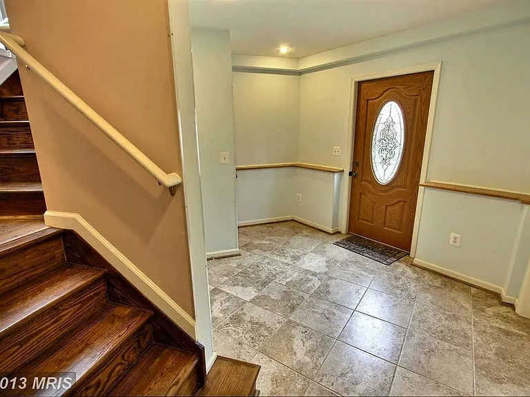 3913 Commander Dr — Photo 5