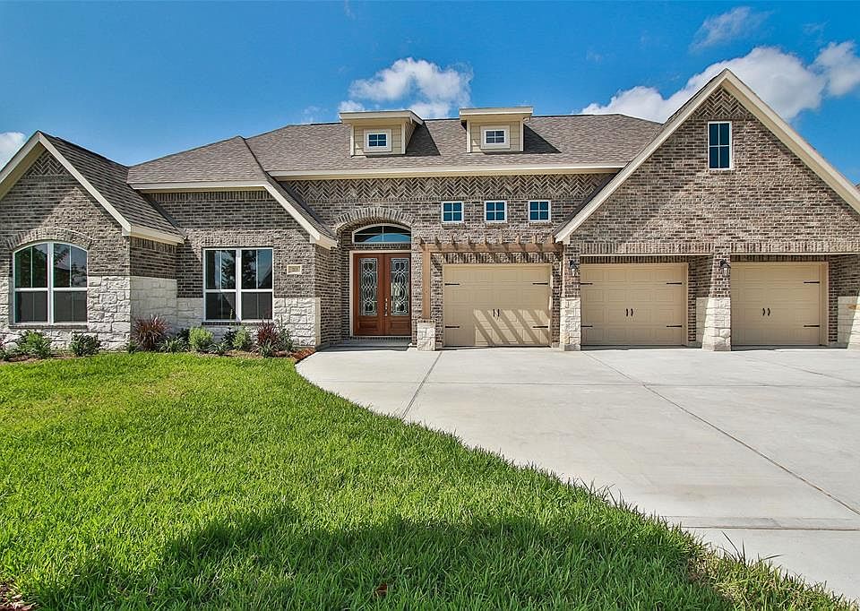 1st image of 213 N Waterstone Dr