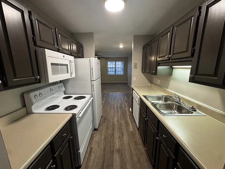 Oak Ridge Apartments — Photo 23