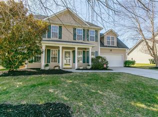 702 Walnut Crossing Dr, Whitsett, NC 27377