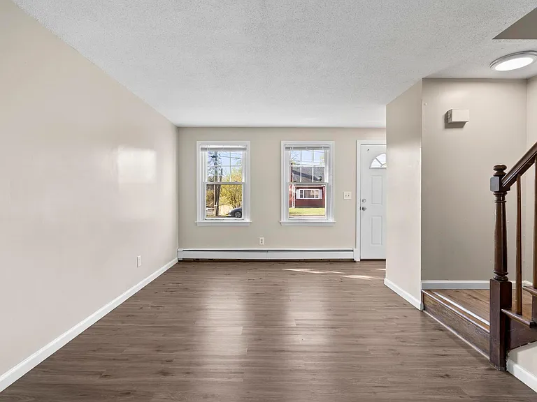 11 Fern St #B — Photo 10