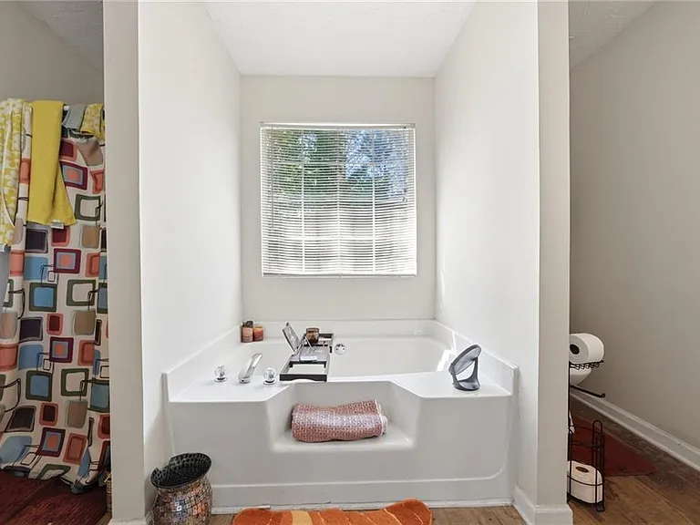 1027 Alford Xing — Photo 17