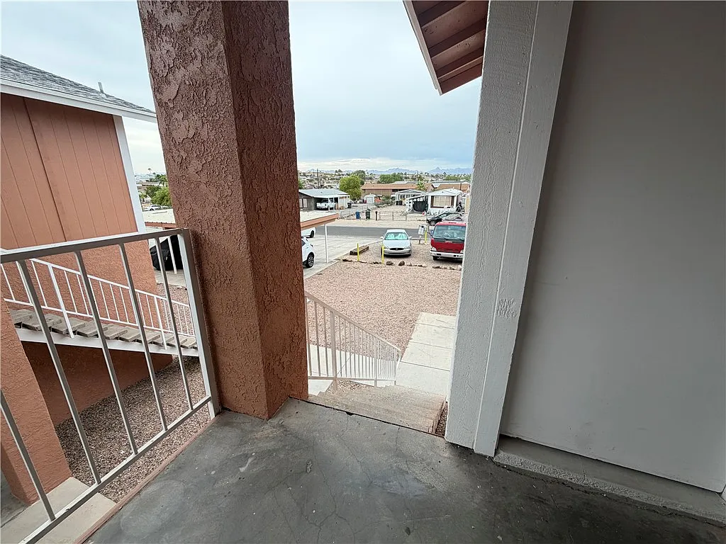 1575 Monte Vista Dr — Photo 2