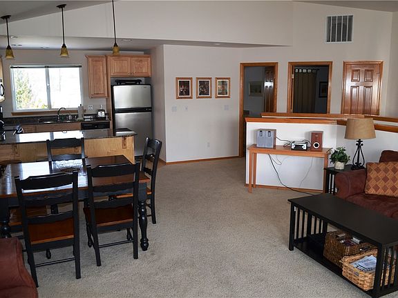 2nd image of 215 Parkway Dr