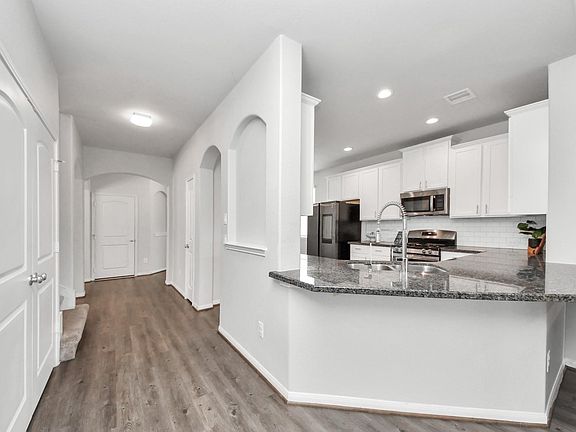 4th image of 6007 Prince Place Dr