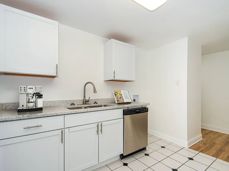 520 S 2nd St — Photo 49