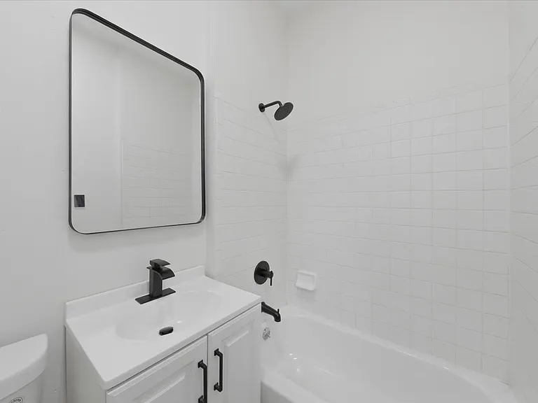 2502 Halstead St — Photo 20