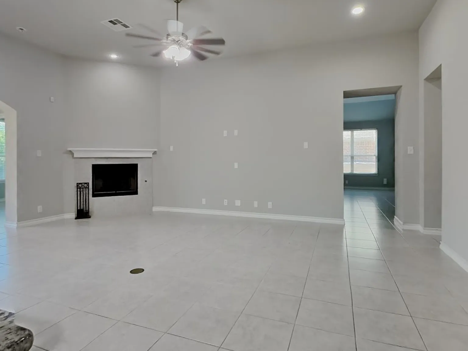 4 bed, 3.5 bath, 2847 sqft, $2,475 — Photo 3