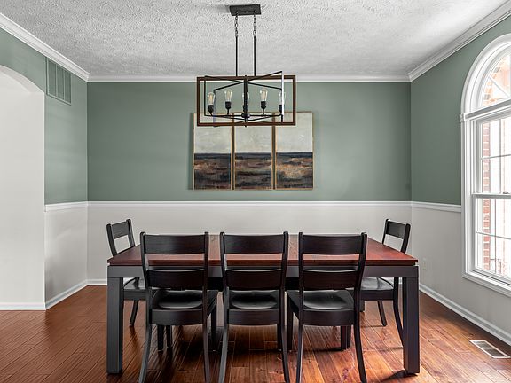 3rd image of 8753 Lily Ct