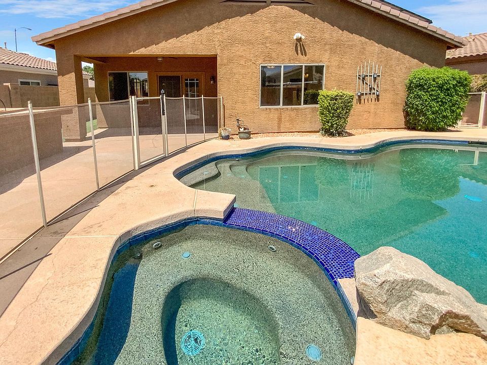 1st image of 8158 W Salter Dr