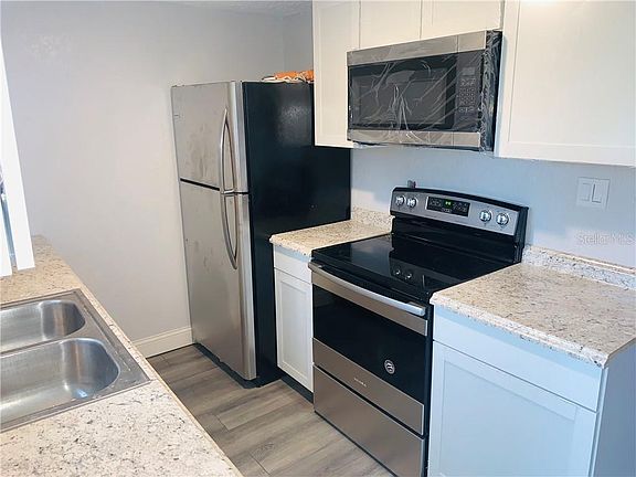 3rd image of 900 Aaron Ave