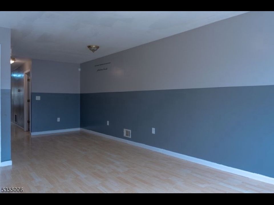 1st image of 239 N 19th St #1