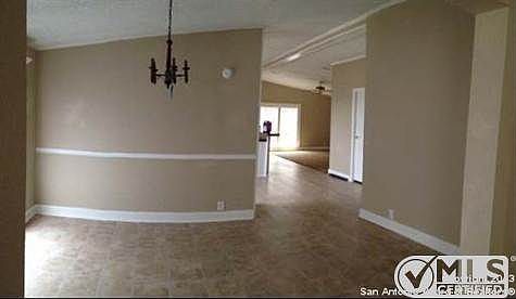 5th image of 279 Ledge Rock Dr