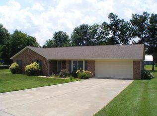 101 Fieldmont Dr, Paducah, KY 42003