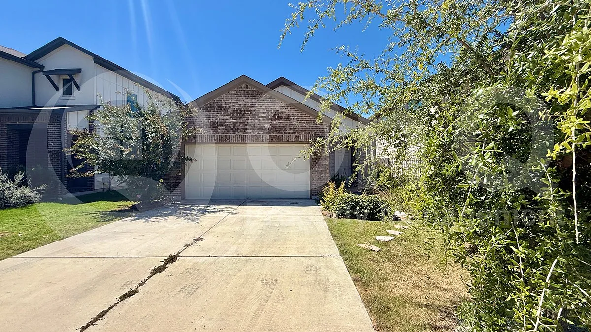 3 bed, 2.0 bath, 1455 sqft, $1,850 — Photo 1