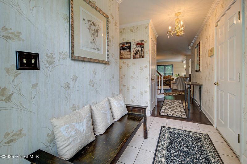 3rd image of 125 Bridgewood Lane