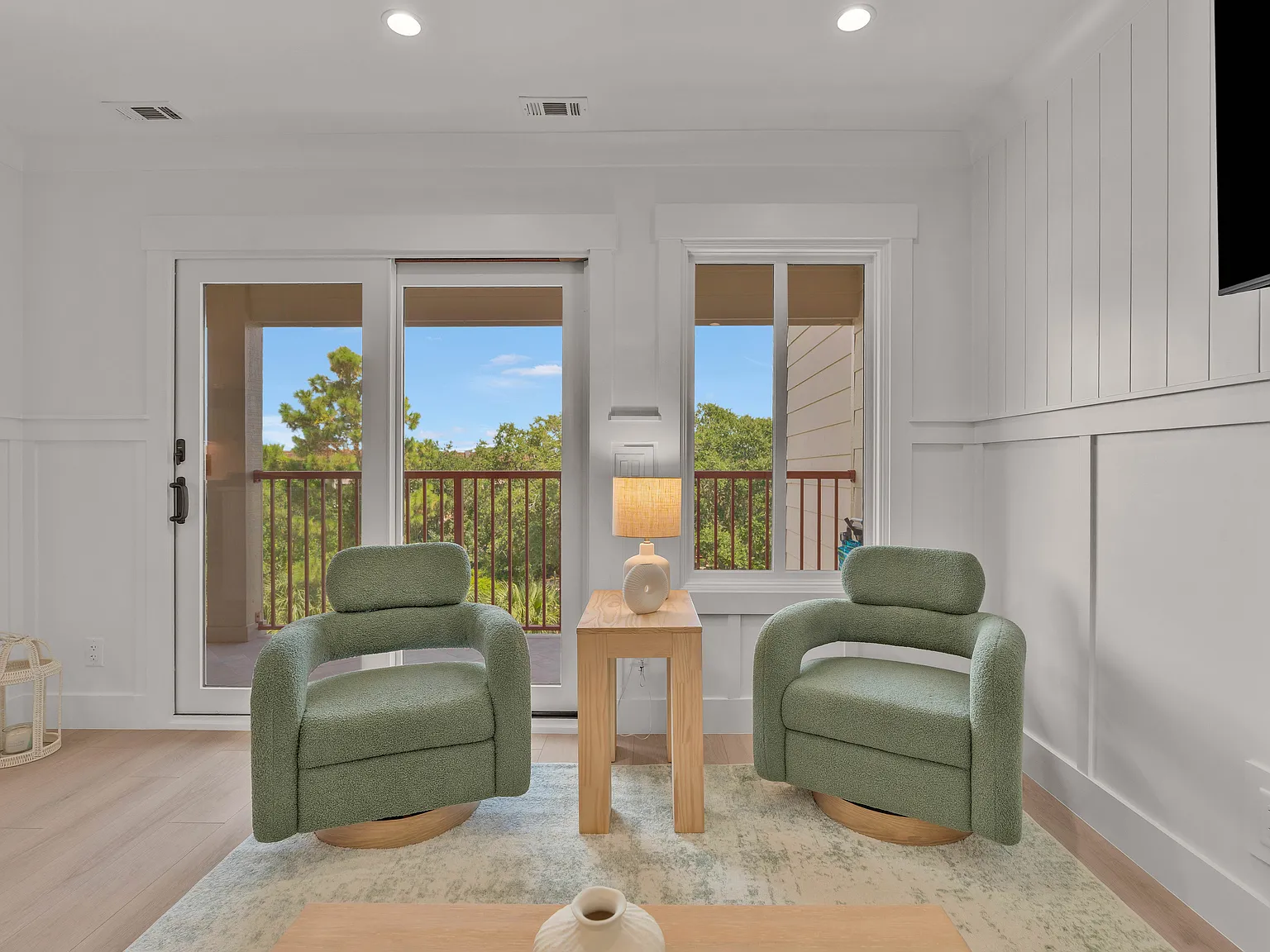 2 bed, 888 sqft, $3,500 — Photo 3
