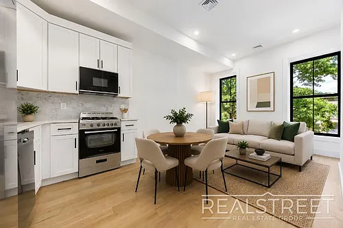 246 Vernon Ave #3 Photo 1