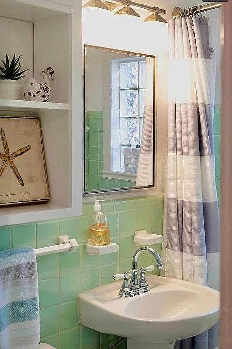 4400 A Bathroom