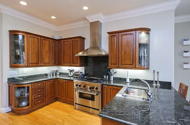 2113 Hillside Dr — Photo 5