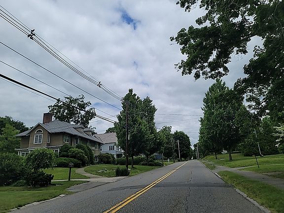 5th image of 89 Church St