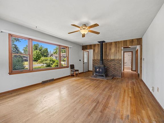 5th image of 740 Bliven Road