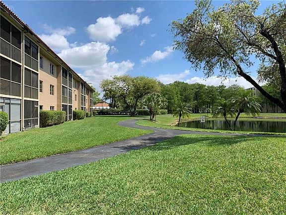 3rd image of 7920 NW 50th St APT 102