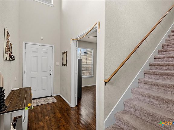 4th image of 842 Hobby Rd